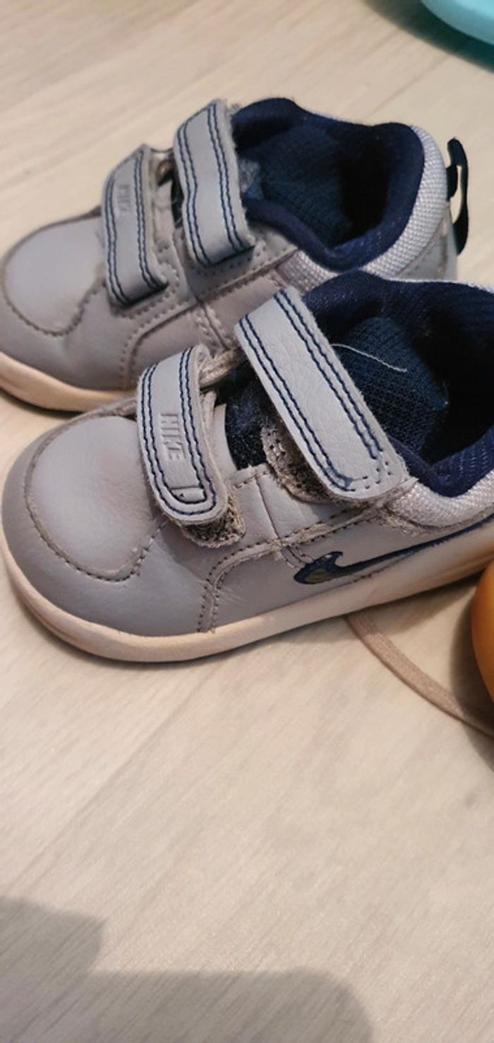 Lot chaussures - photo numéro 2