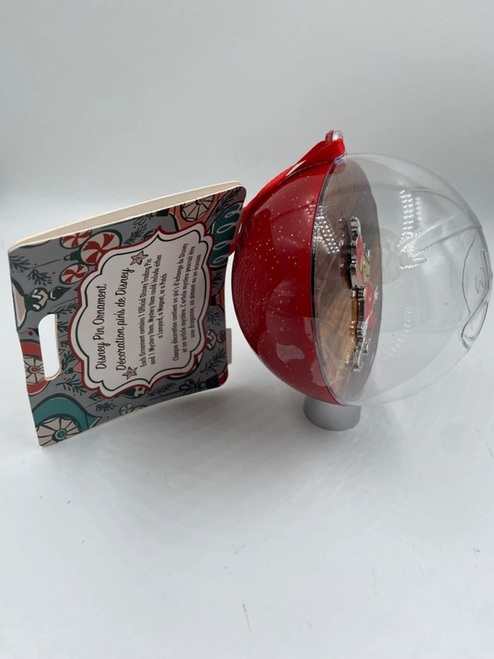 Coffret cadeau mystère et pin's Dumbo en édition limitée Disney - photo numéro 2
