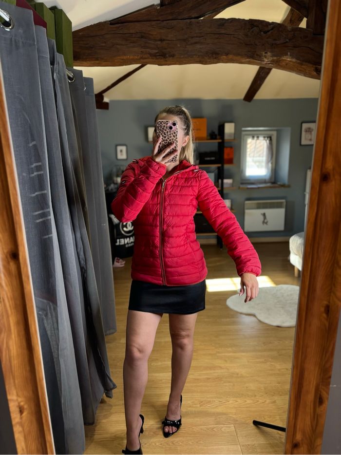 Doudoune Tommy Hilfiger rouge à capuche - Taille XS – Très bon état - photo numéro 7