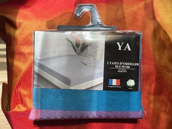 2 taies d'oreilles 50x70cm à carreaux bleu rose et violet en coton