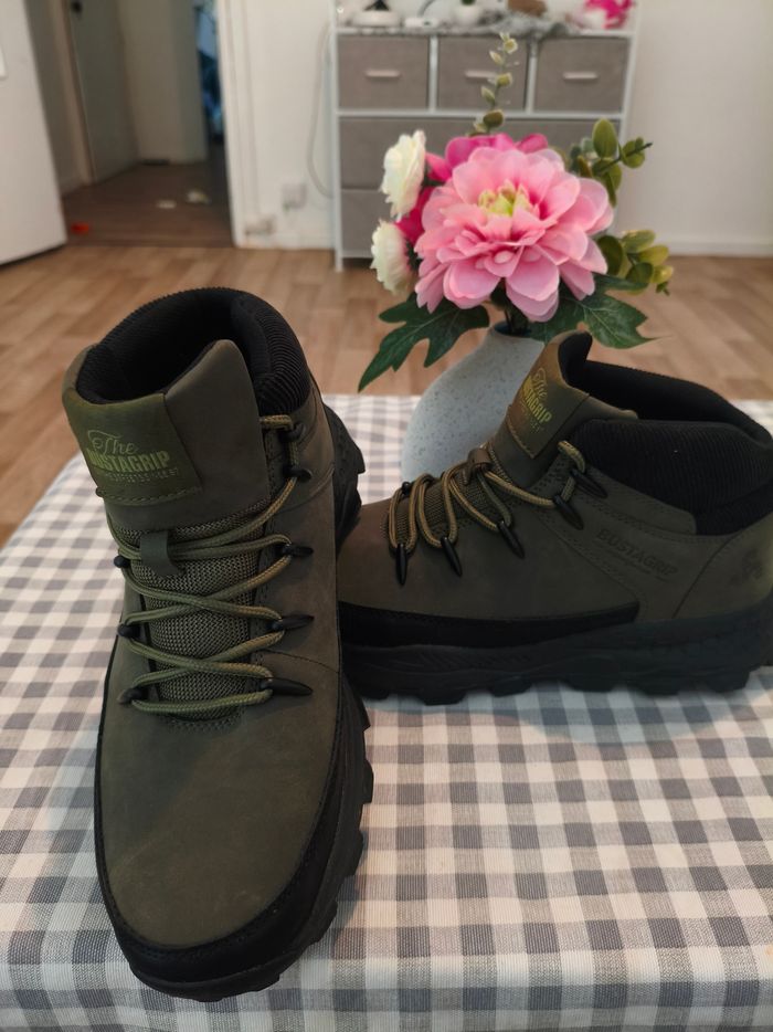 Bottes homme pointure 43 porter une seule fois presque neuf - photo numéro 2