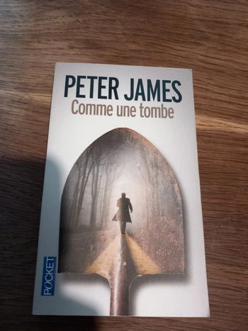 Livre comme une tombe