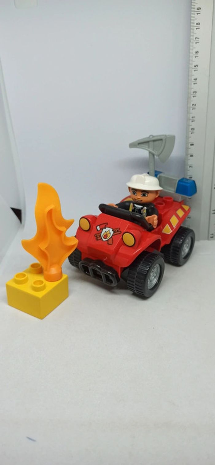 Véhicule quad de pompier lego duplo avec feu