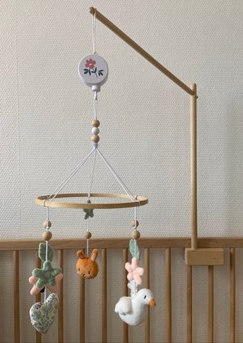 Mobile musical bébé