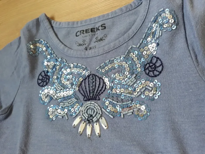 Tshirt sequins et strass - photo numéro 2