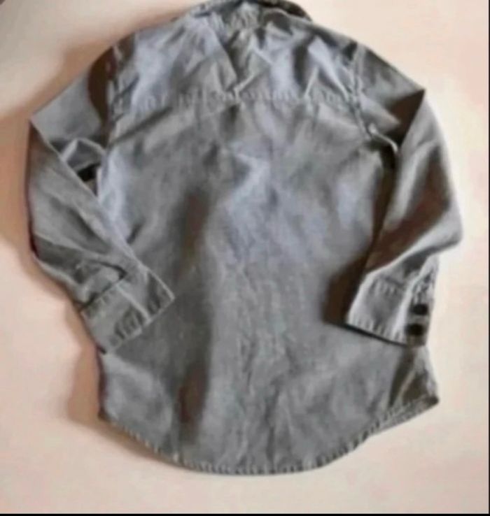 Chemise manches longues garçon TRÈS BON ÉTAT taille 4 ans couleur gris - photo numéro 6