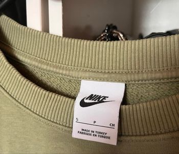 Sweat Nike vert olive 