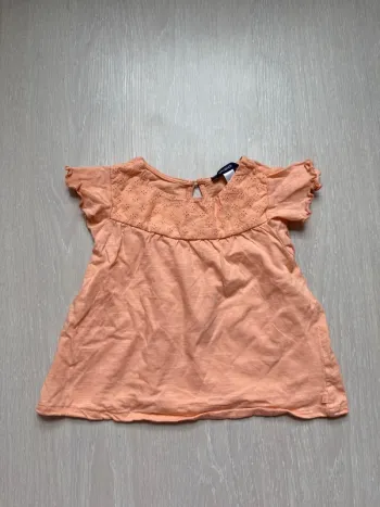 T-shirt neuf abricot 3ans