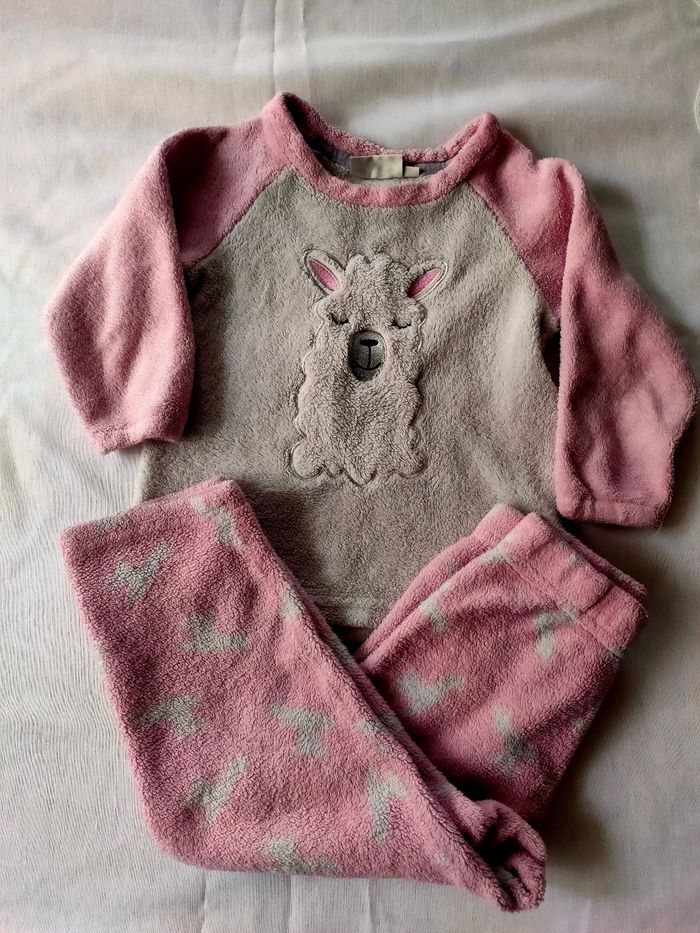 Pyjama doudou en polaire taille 98/104