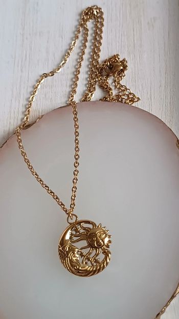 Joli collier en acier inoxydable