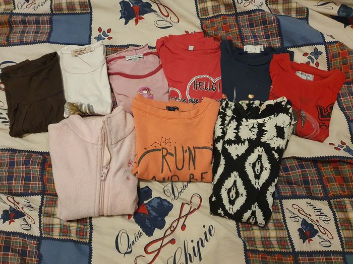 🌸Lots 9 vêtements filles 4 ans