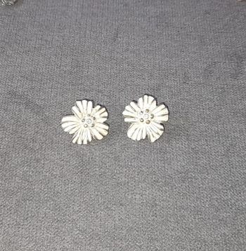 Boucles d'oreilles forme fleurs