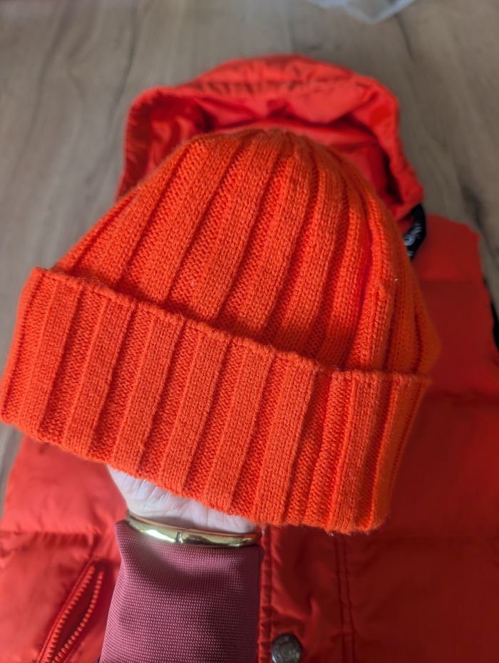 Doudoune 7 ans + bonnet calvin Klein - photo numéro 3