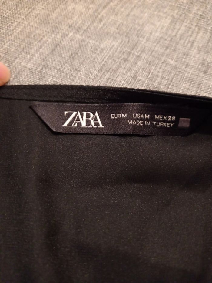Magnifique Blouse chemise cache-coeur noir effet satiné noir avec manches perles blanches ZARA - photo numéro 4