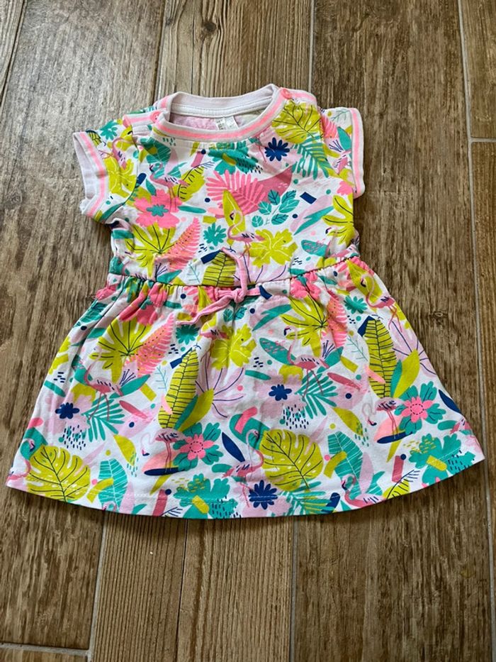 Robe manches courtes