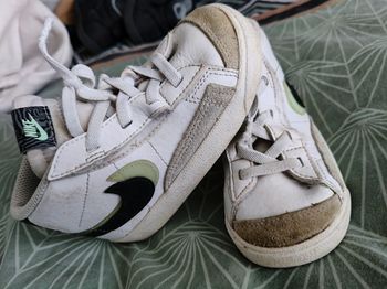 Baskets montantes Nike garçon 25