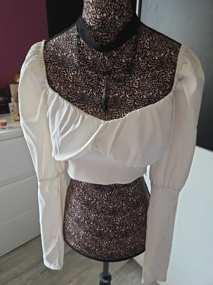 Jolie top blanc de chez Zara en taille S - photo numéro 2