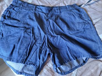 short femme esmera t46 (3e)