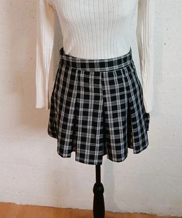 🖤 Jupe courte plissée à carreaux – H&M – Taille 42 – Très bon état - photo numéro 2