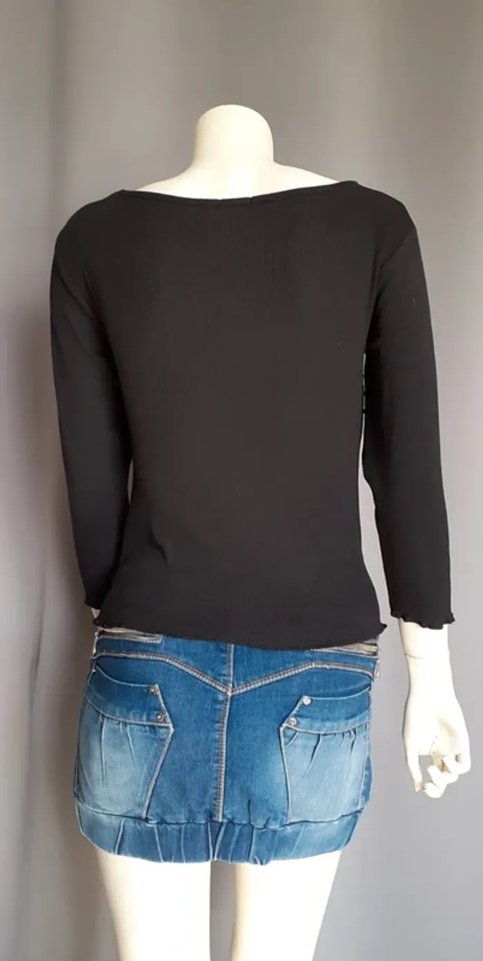 Joli pull noir - photo numéro 5