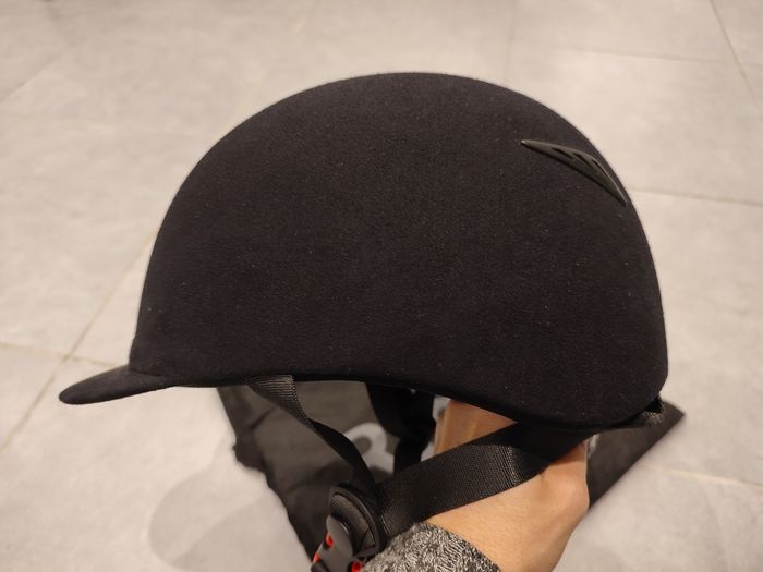 Casque d'équitation utilisé 2 fois - photo numéro 5