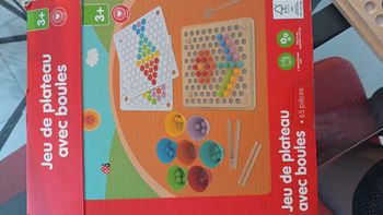 Jeu de plateau avec boules