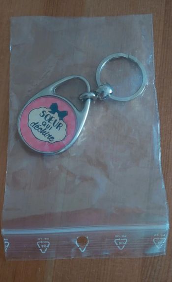 Porte cles Sœur qui déchire neuf