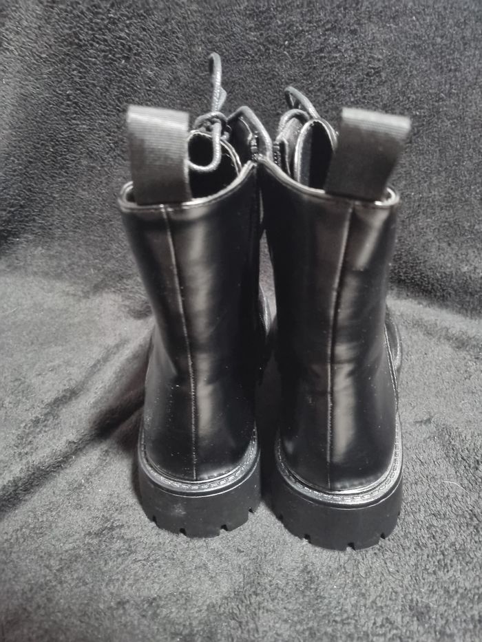 Paires De Bottines Noires - photo numéro 4