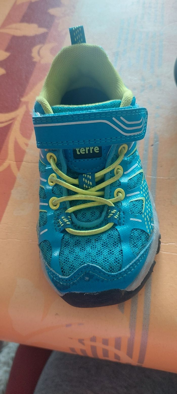 Chaussures garcon comme neuves