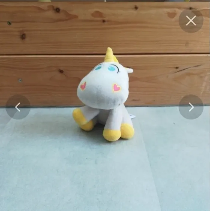 Peluche licorne Disney Pixar neuve