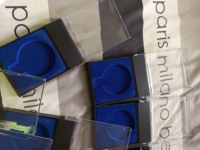 Lot 10 boîtiers pour médailles - photo numéro 6