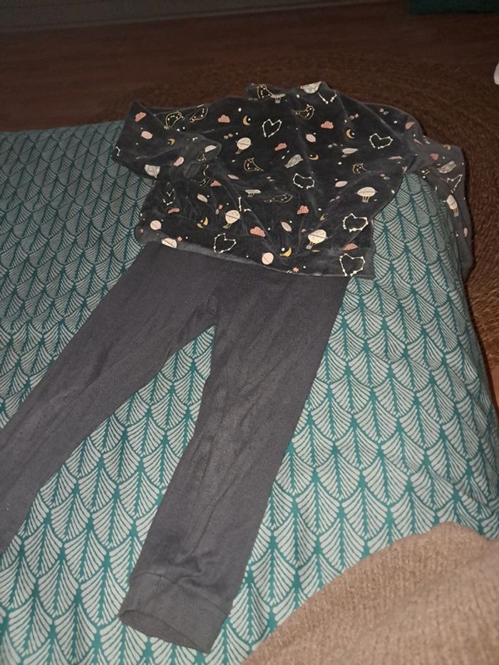 Pyjama Kiabi 36 mois velours bas plus léger