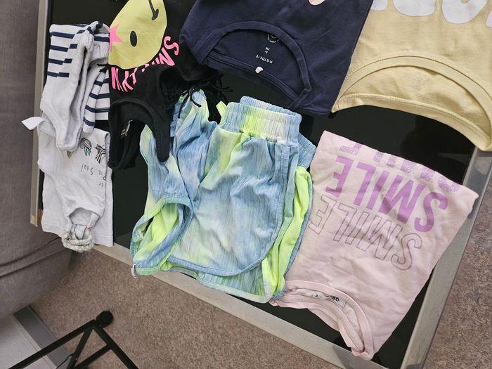 Lot de vêtements filles taille 8 ans - photo numéro 2