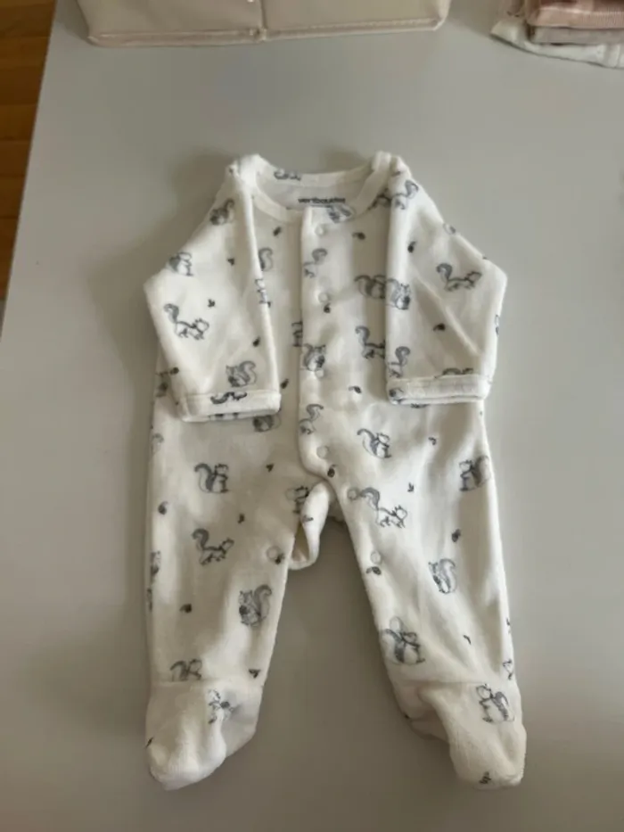 Kit naissance (2 pyjamas velours et 5 bodys manches longues) - photo numéro 3
