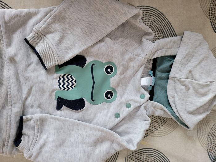 Sweat à capuche okaidi 12 mois