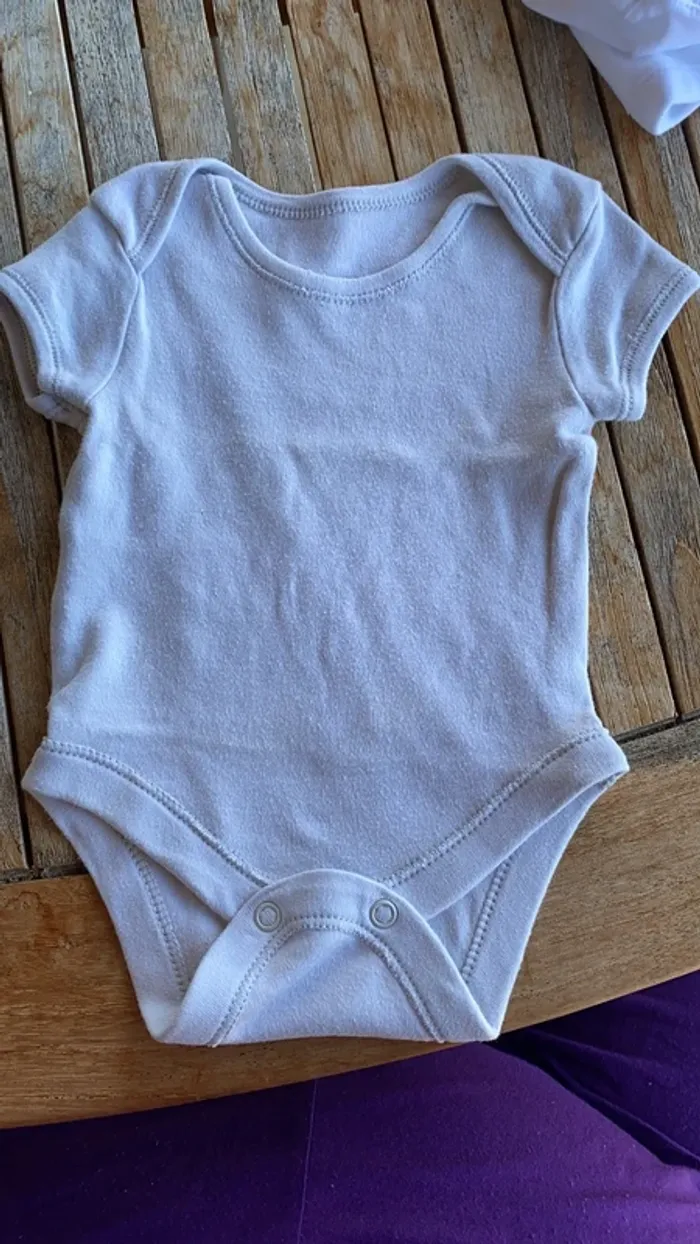 Body gris clair uni manches courtes Primark - 0/3 mois