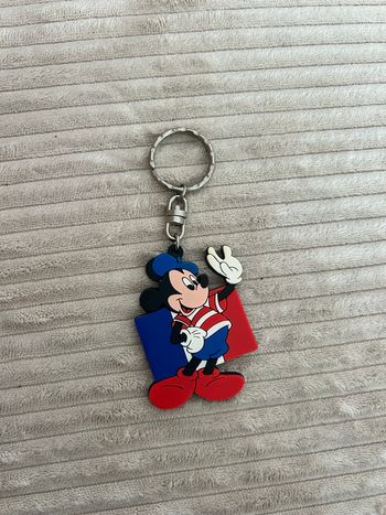 Porte clés Disneyland Mickey Parisien
