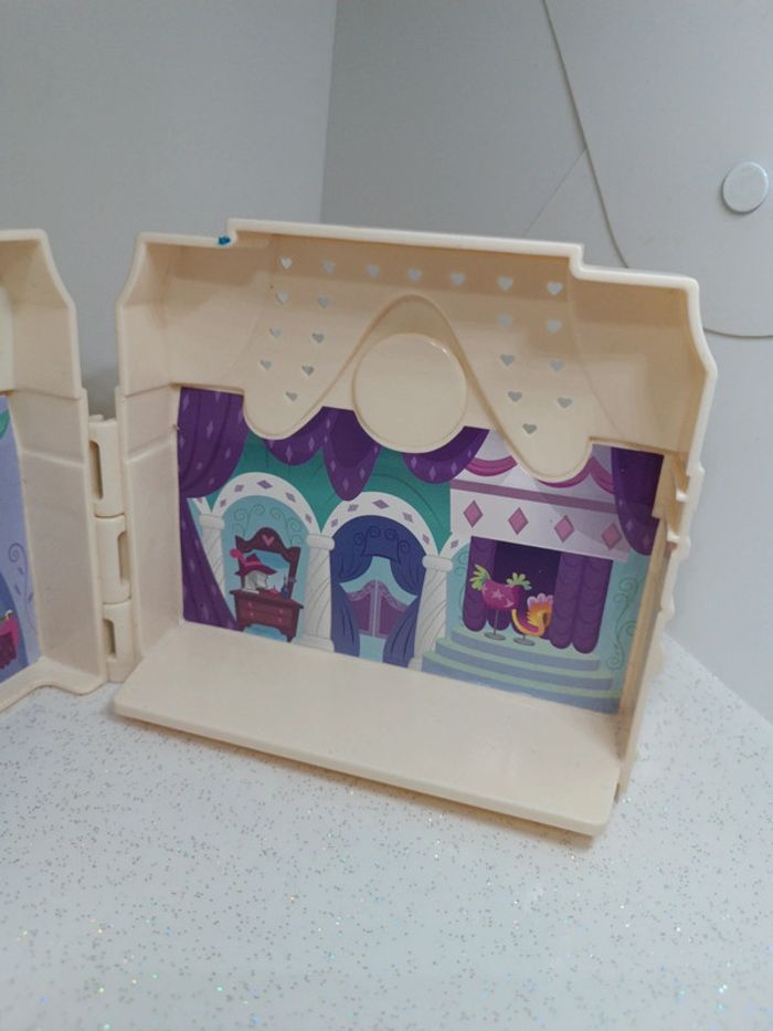 Little Pony petit poney wiki maisonnette petite maison house cottage boutique magic nightmare night - photo numéro 14