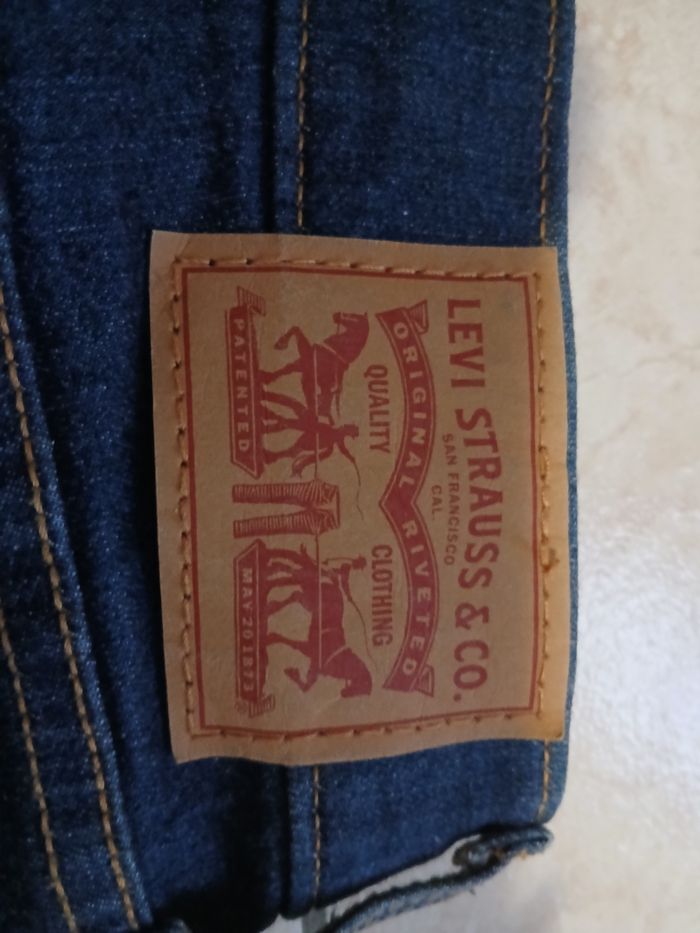 Jean Levi's Femme - photo numéro 7