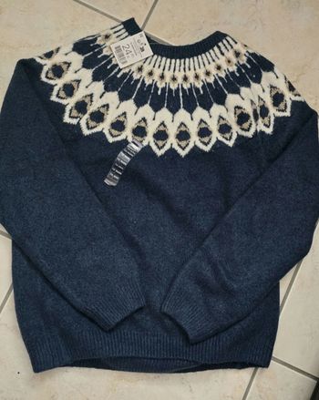 Neuf (non porté) pull 12 ans fille