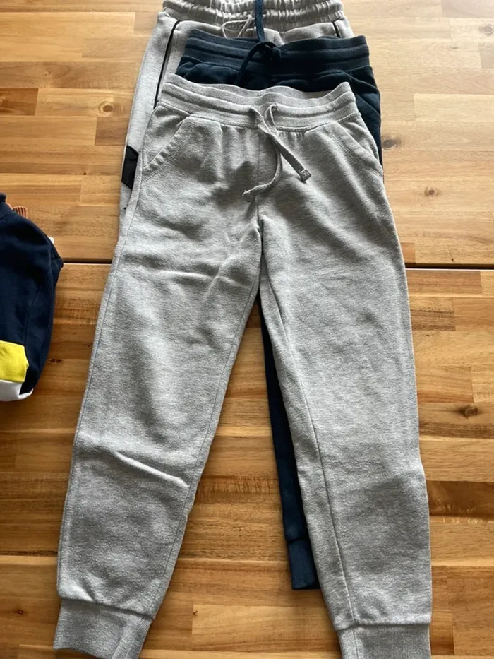 Lot vêtements 8 ans - photo numéro 6