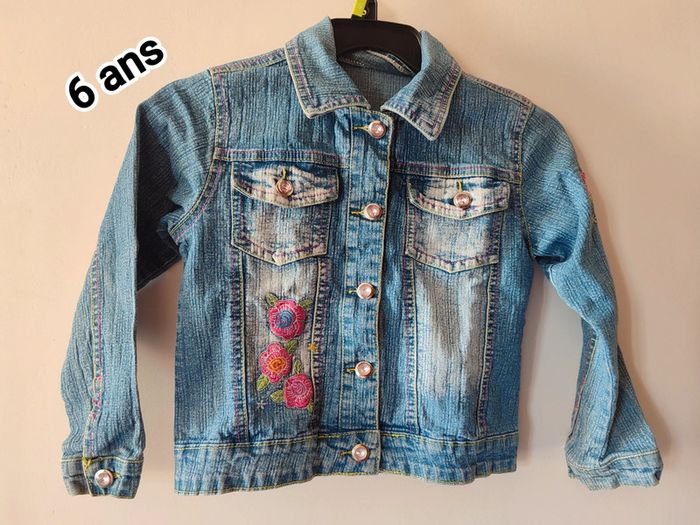 Lot vêtements fille 6-7 ans - photo numéro 2
