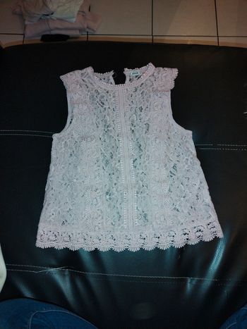 Petit haut dentelle rose
