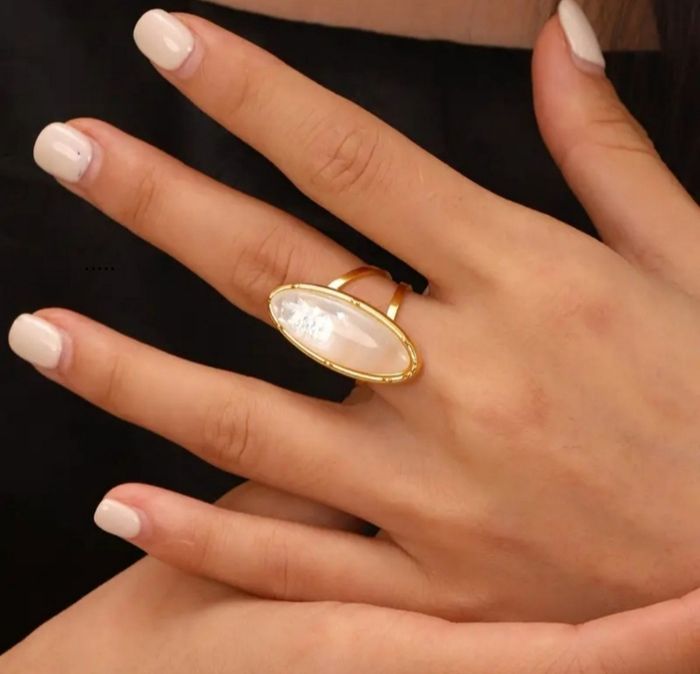Bague ovale dorée réglable en acier inoxydable - photo numéro 2