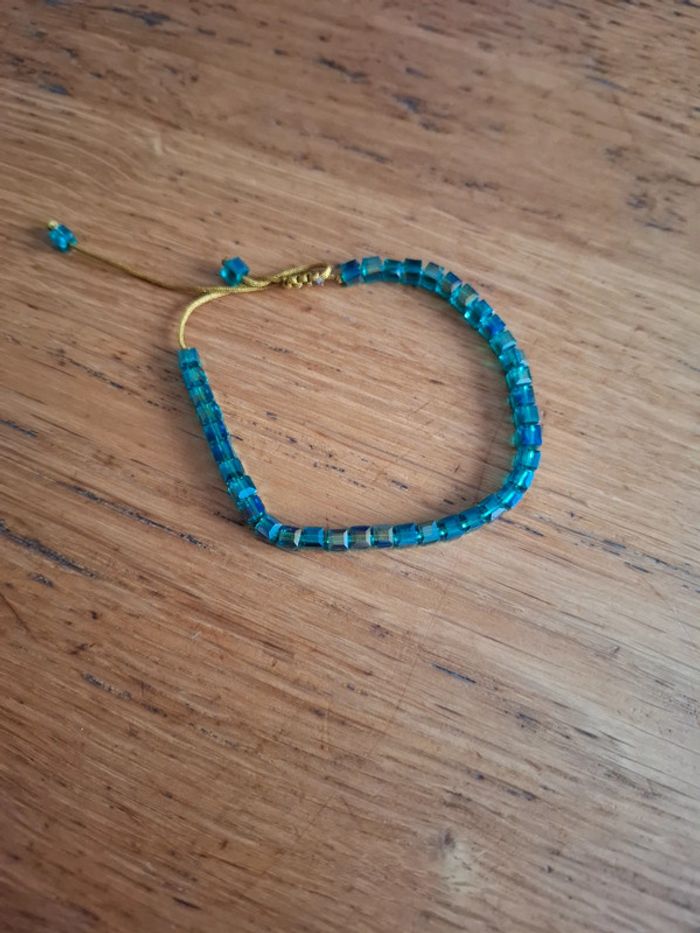 Bracelet perles cubiques