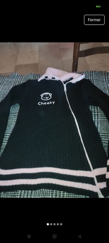 Très beau gilet fille e57