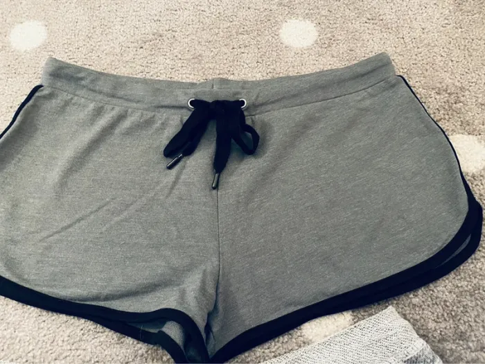 Undiz Lot 2 shorts Court Taille M/38 - photo numéro 2