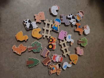 Jouet en bois sur la ferme