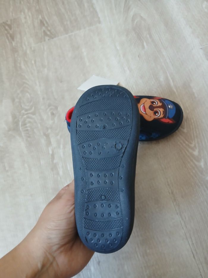 Chaussons neufs pat patrouille taille 29 - photo numéro 3