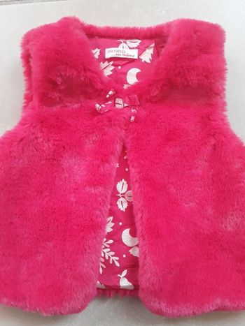 Gilet sans manches rouge fourrure 3-4 ans DPAM TBE